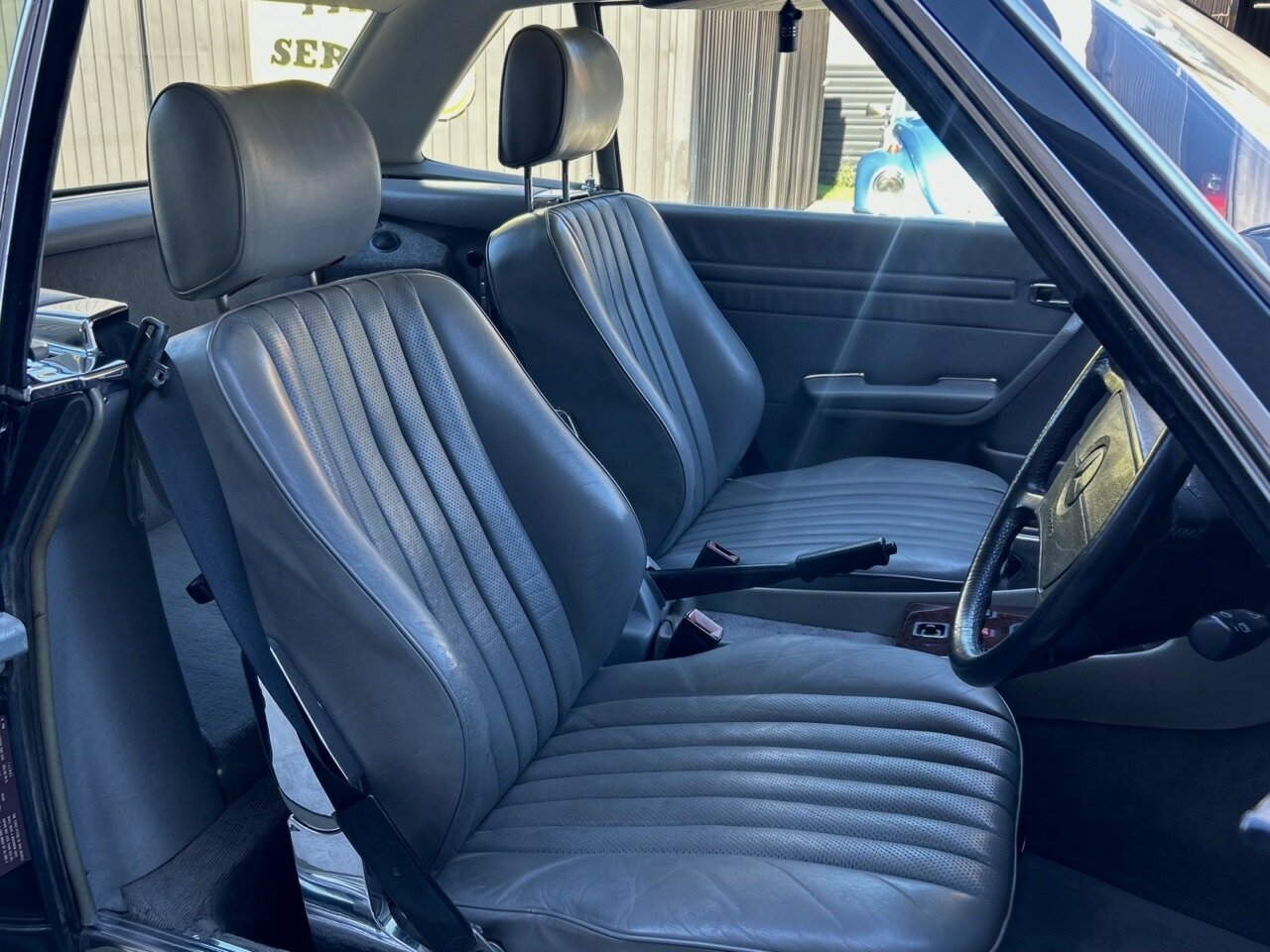 1986 MERCEDES-BENZ 560SL 4 SP AUTOMATIC 2D CONVERTIBLE