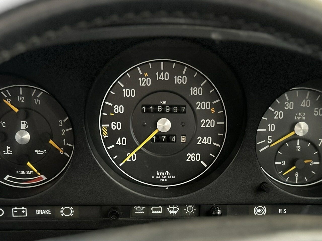 1986 MERCEDES-BENZ 560SL 4 SP AUTOMATIC 2D CONVERTIBLE