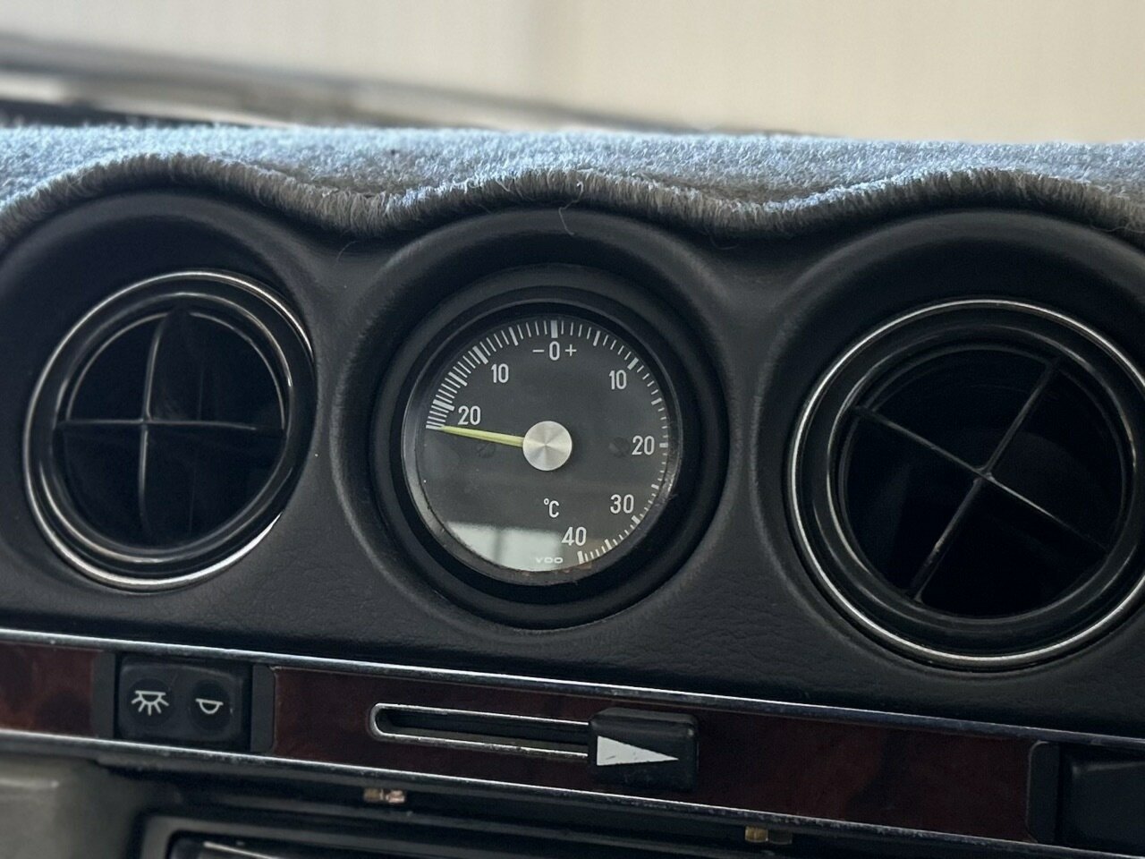 1986 MERCEDES-BENZ 560SL 4 SP AUTOMATIC 2D CONVERTIBLE
