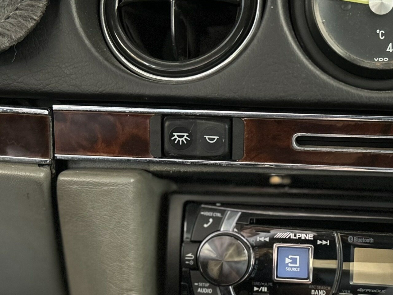 1986 MERCEDES-BENZ 560SL 4 SP AUTOMATIC 2D CONVERTIBLE