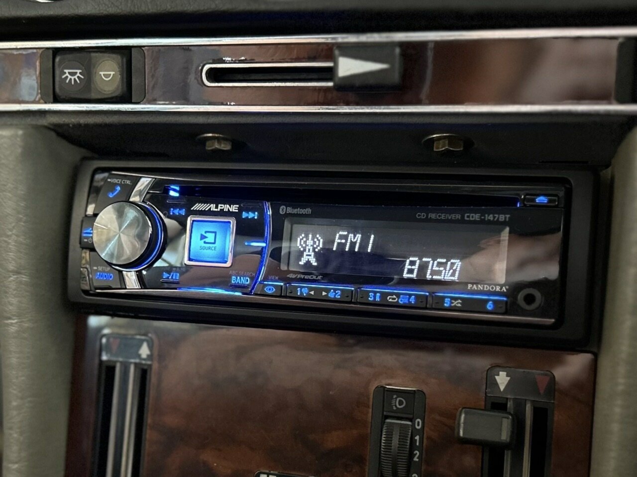 1986 MERCEDES-BENZ 560SL 4 SP AUTOMATIC 2D CONVERTIBLE