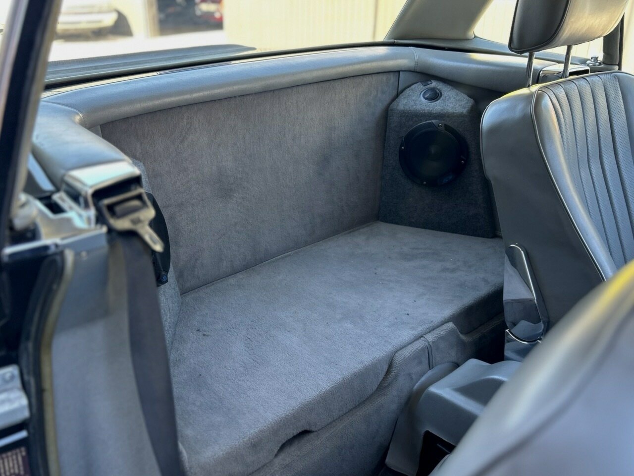 1986 MERCEDES-BENZ 560SL 4 SP AUTOMATIC 2D CONVERTIBLE