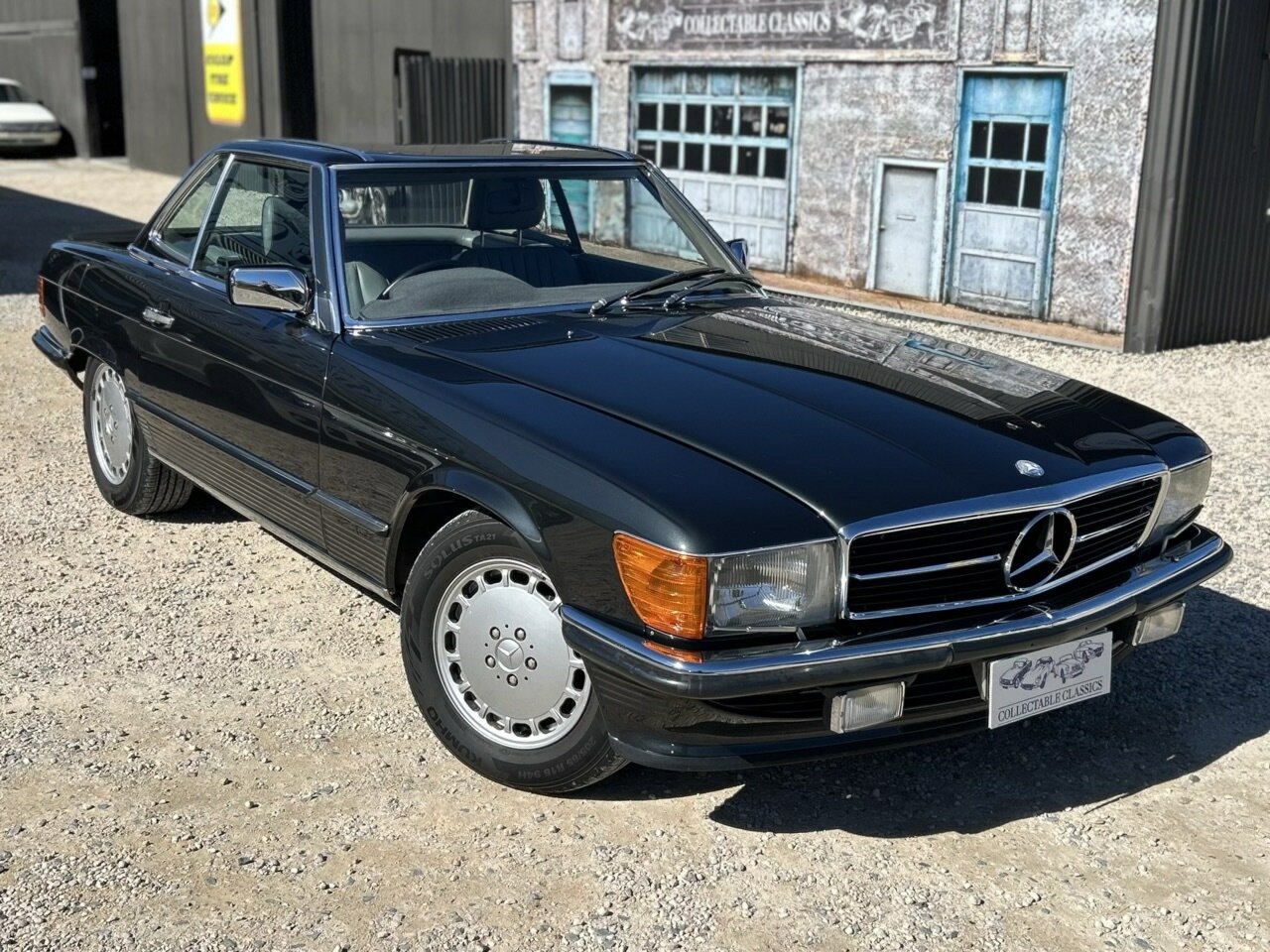 1986 MERCEDES-BENZ 560SL 4 SP AUTOMATIC 2D CONVERTIBLE