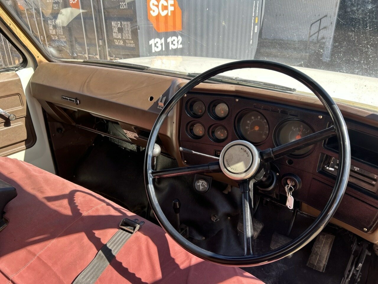 1977 CHEVROLET C60 4 SP MANUAL TRAY