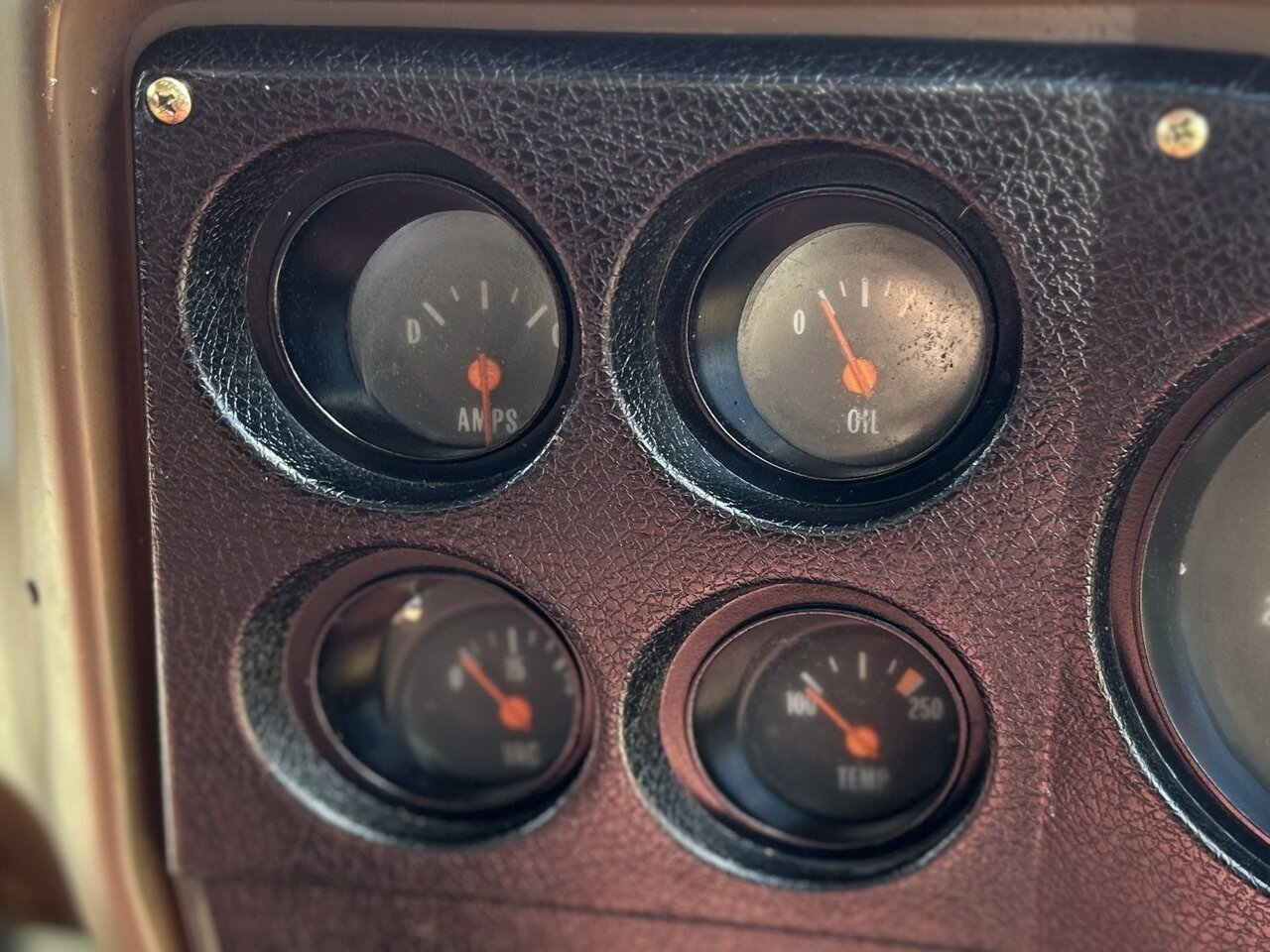 1977 CHEVROLET C60 4 SP MANUAL TRAY