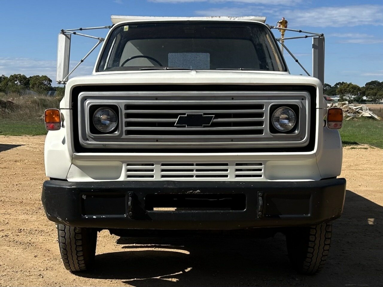 1977 CHEVROLET C60 4 SP MANUAL TRAY