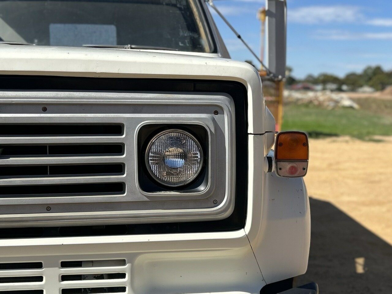 1977 CHEVROLET C60 4 SP MANUAL TRAY