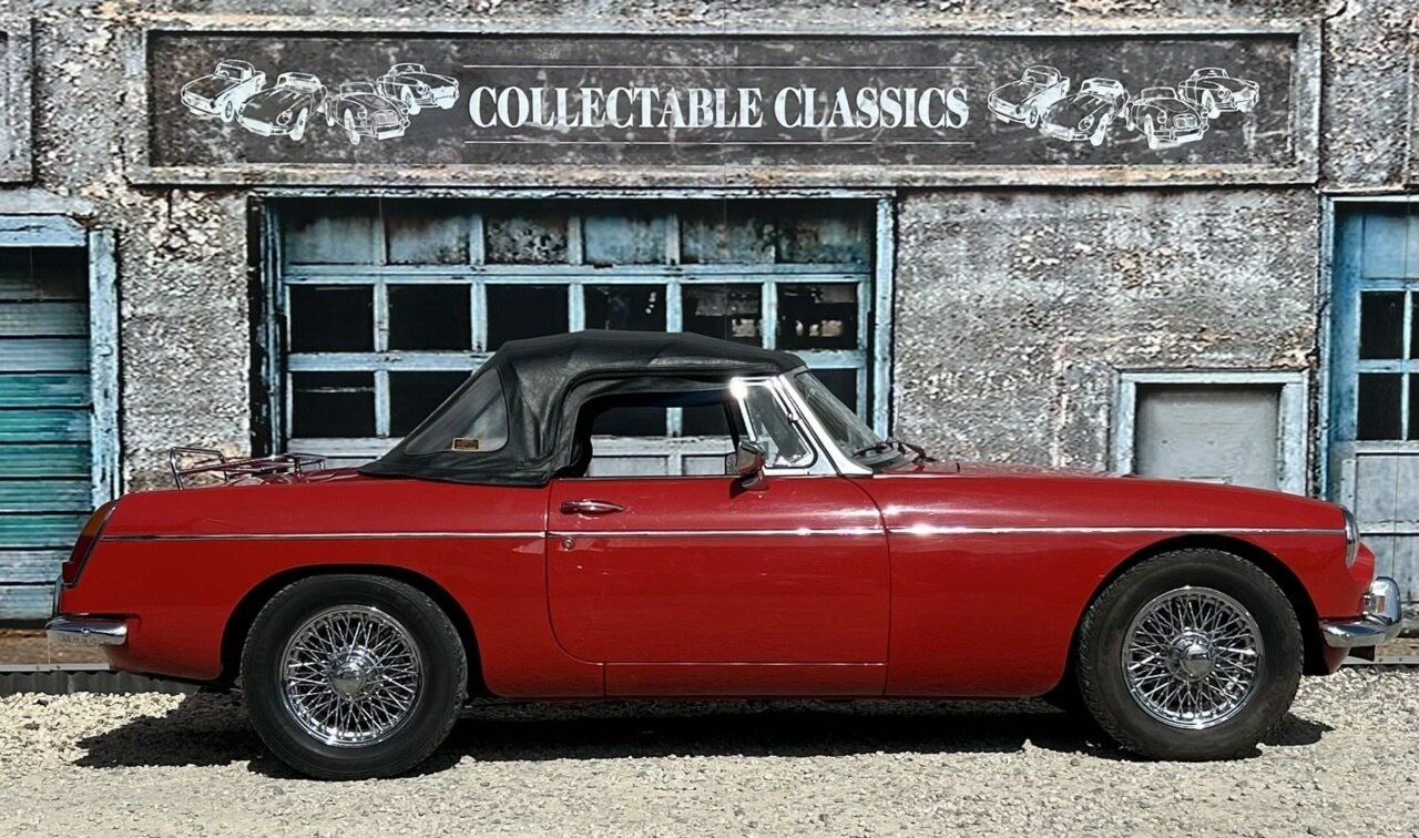 1969 MG B MKII + O/D 4 SP MANUAL 2D ROADSTER