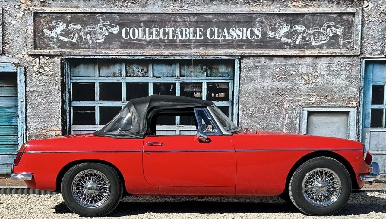 1968 MG MGB SPORTS 4 SP MANUAL 2D ROADSTER