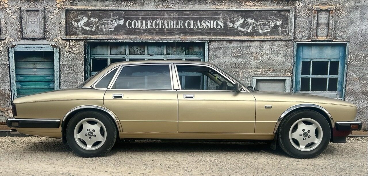 1988 JAGUAR XJ40 SOVEREIGN 4 SP AUTOMATIC 4D SEDAN