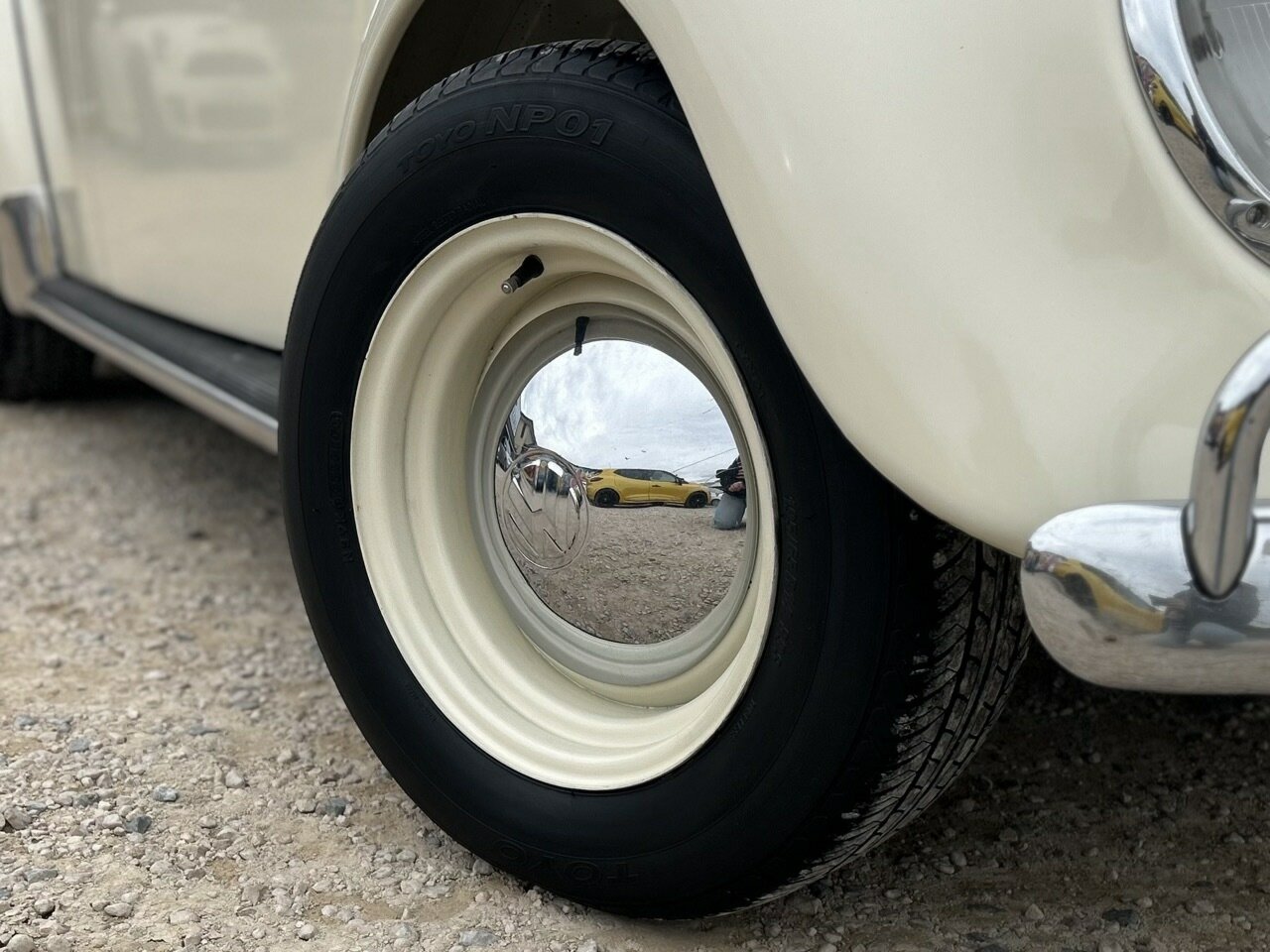 1965 VOLKSWAGEN BEETLE 1300 DELUXE 4 SP MANUAL 2D COUPE