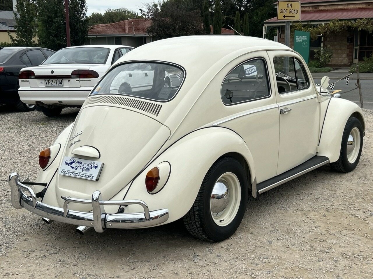 1965 VOLKSWAGEN BEETLE 1300 DELUXE 4 SP MANUAL 2D COUPE