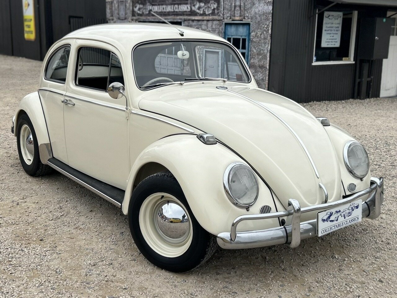 1965 VOLKSWAGEN BEETLE 1300 DELUXE 4 SP MANUAL 2D COUPE