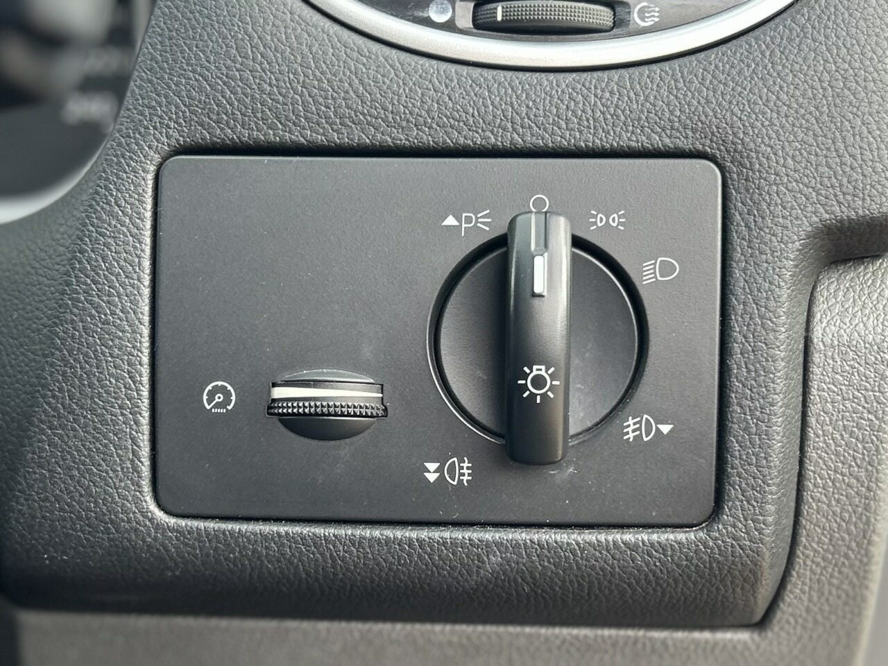 2010 FORD FOCUS LV ZETEC 4 SP AUTOMATIC 5D HATCHBACK