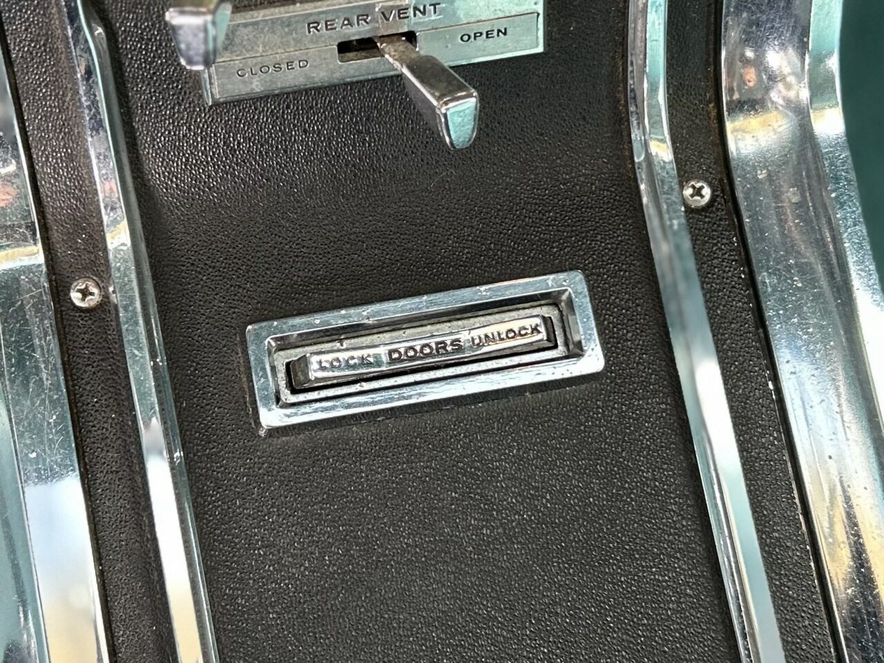 1966 FORD THUNDERBIRD 3 SP AUTOMATIC COUPE