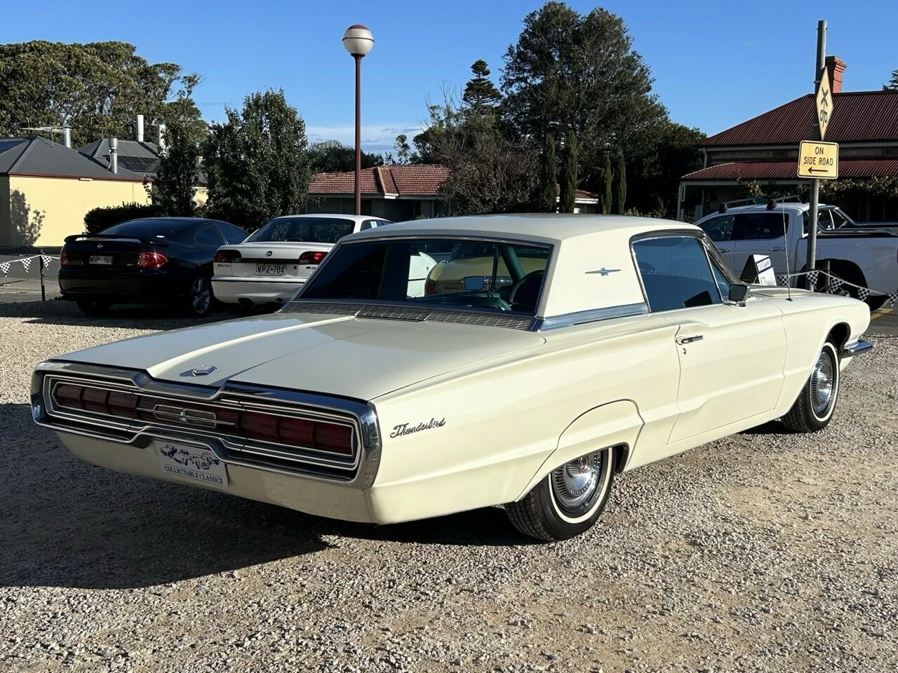 1966 FORD THUNDERBIRD 3 SP AUTOMATIC COUPE