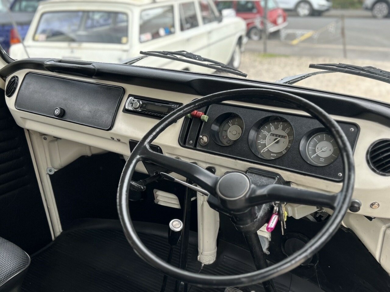 1969 VOLKSWAGEN KOMBI 4 SP MANUAL VAN