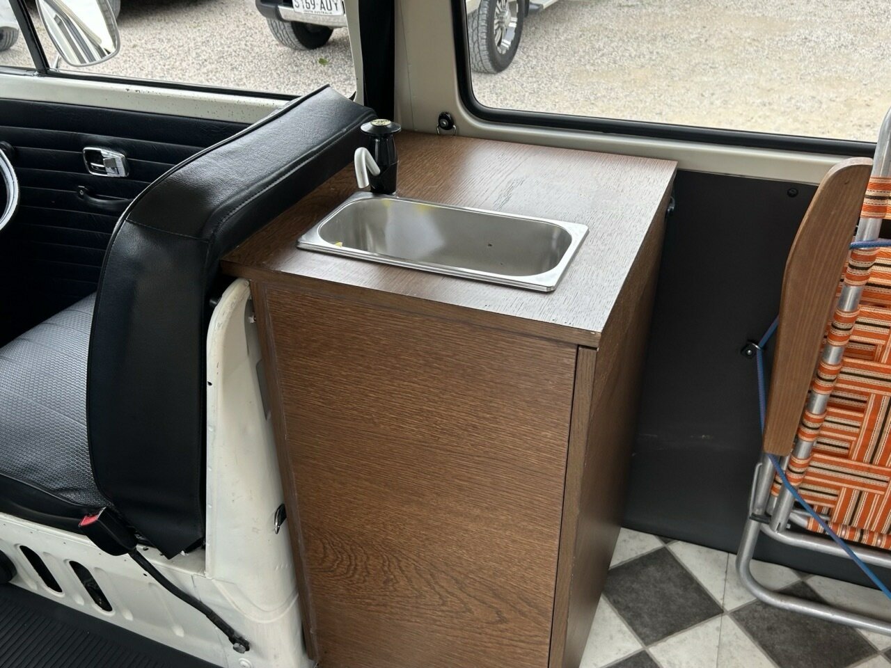 1969 VOLKSWAGEN KOMBI 4 SP MANUAL VAN
