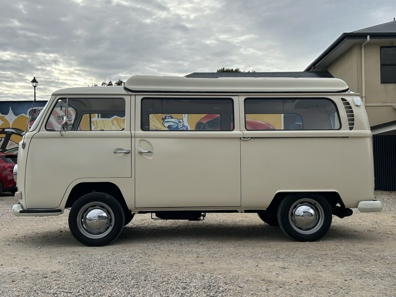 1969 VOLKSWAGEN KOMBI 4 SP MANUAL VAN
