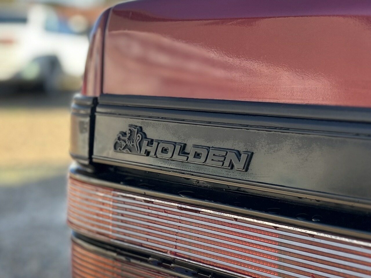 1987 HOLDEN CALAIS VL 4 SP AUTOMATIC 4D SEDAN