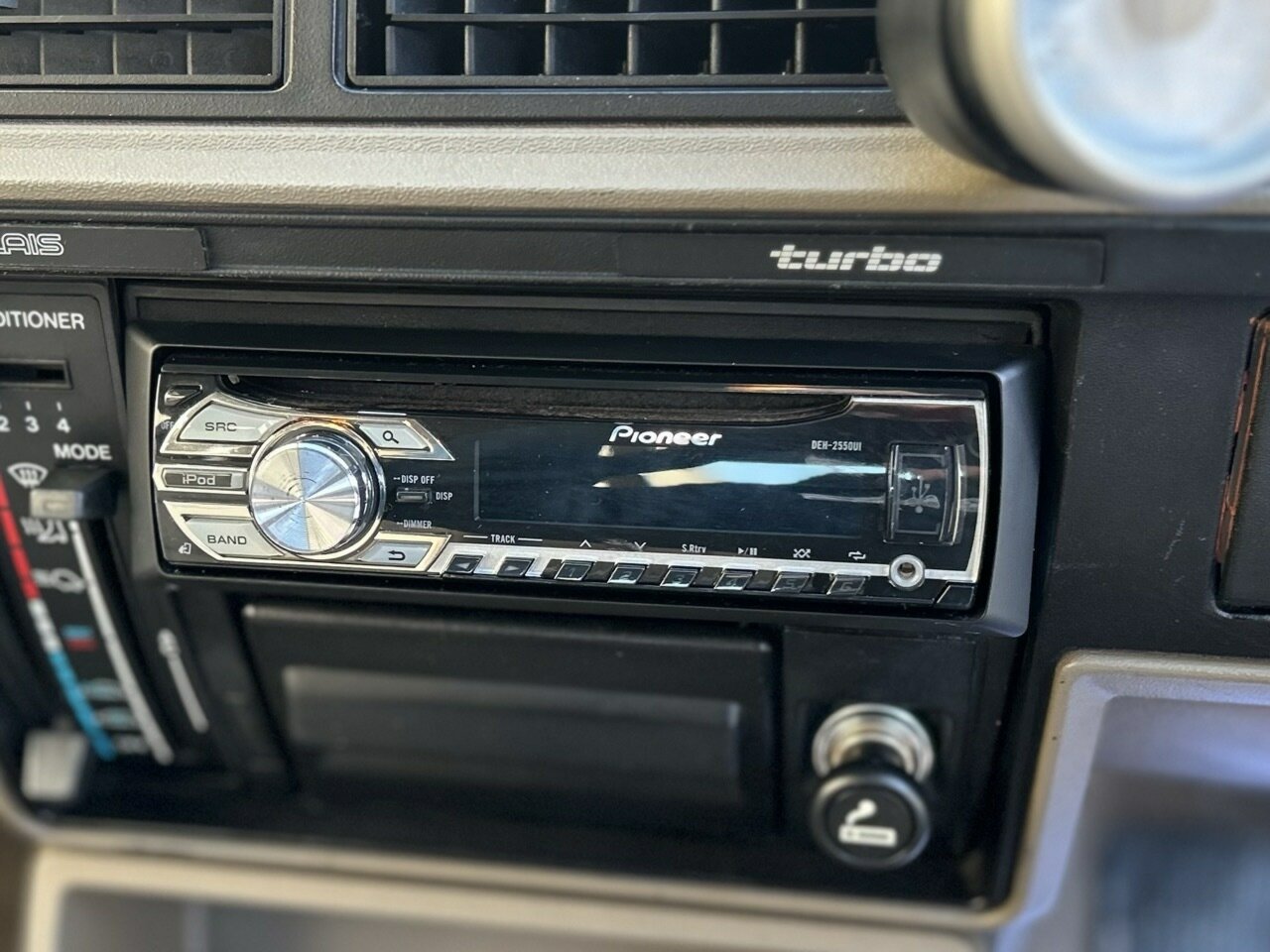 1987 HOLDEN CALAIS VL 4 SP AUTOMATIC 4D SEDAN