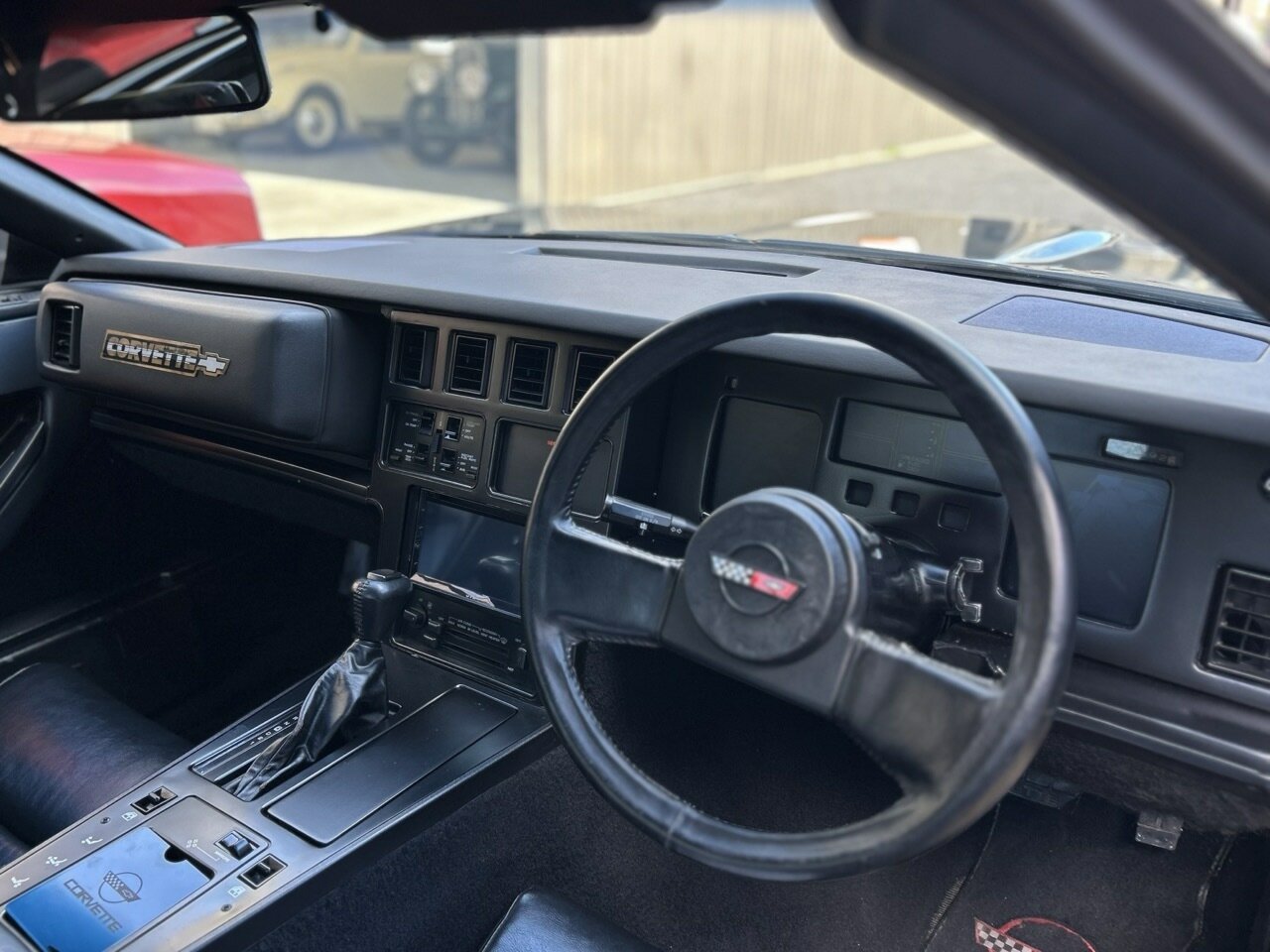 1984 CHEVROLET CORVETTE C4 4 SP AUTO + OVERDRIVE COUPE