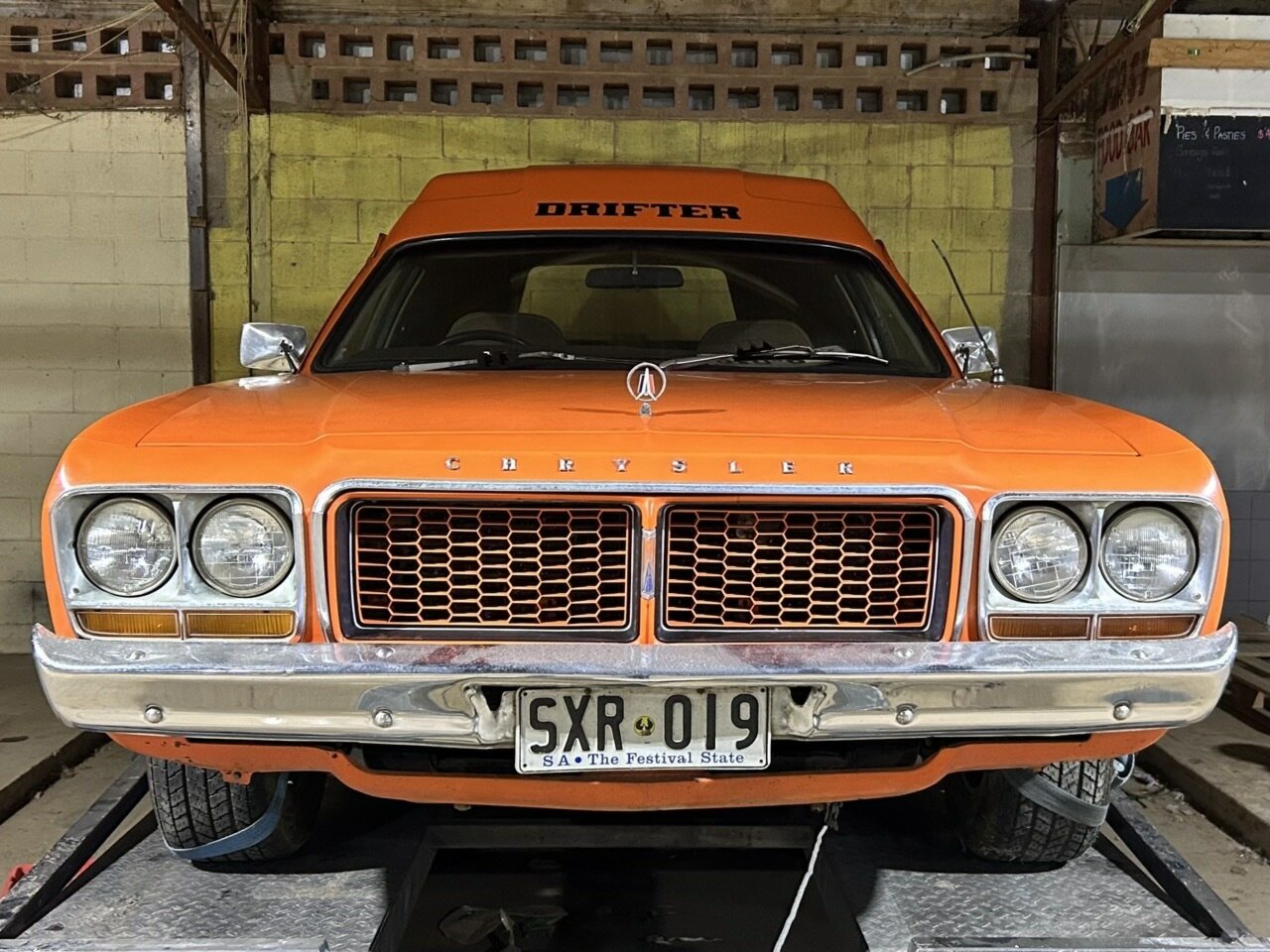 1977 CHRYSLER VALIANT CL DRIFTER 4 SP MANUAL PANEL VAN