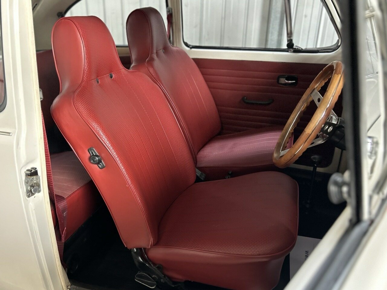 1972 VOLKSWAGEN 1300 (BEETLE) 4 SP MANUAL 2D SEDAN