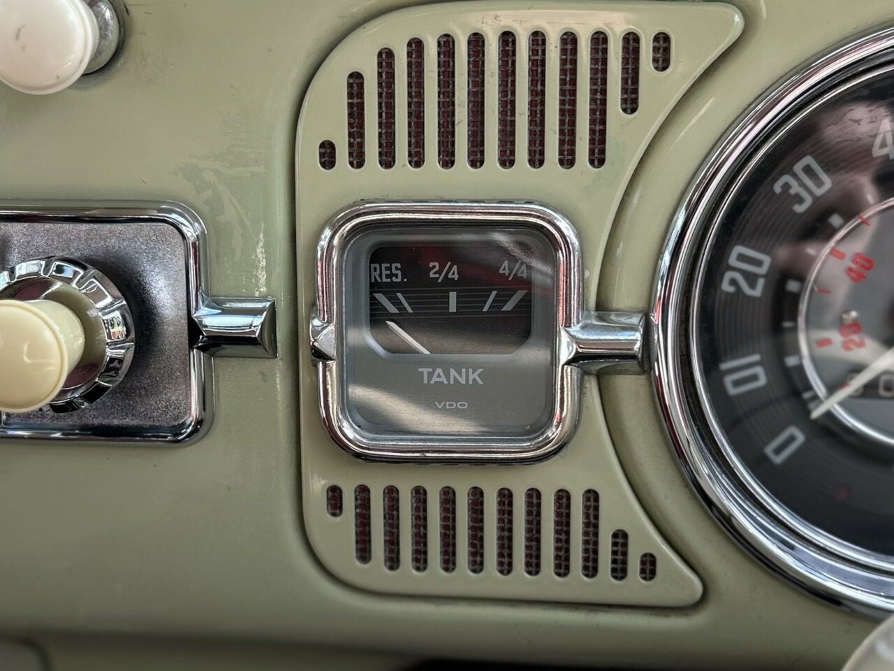 1963 VOLKSWAGEN 1200 (BEETLE) STANDARD 4 SP MANUAL 2D SEDAN