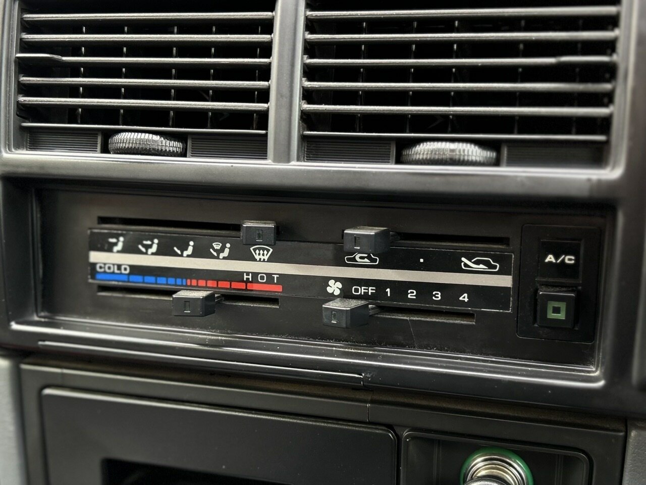 1989 NISSAN SKYLINE SILHOUETTE 5 SP MANUAL 4D SEDAN