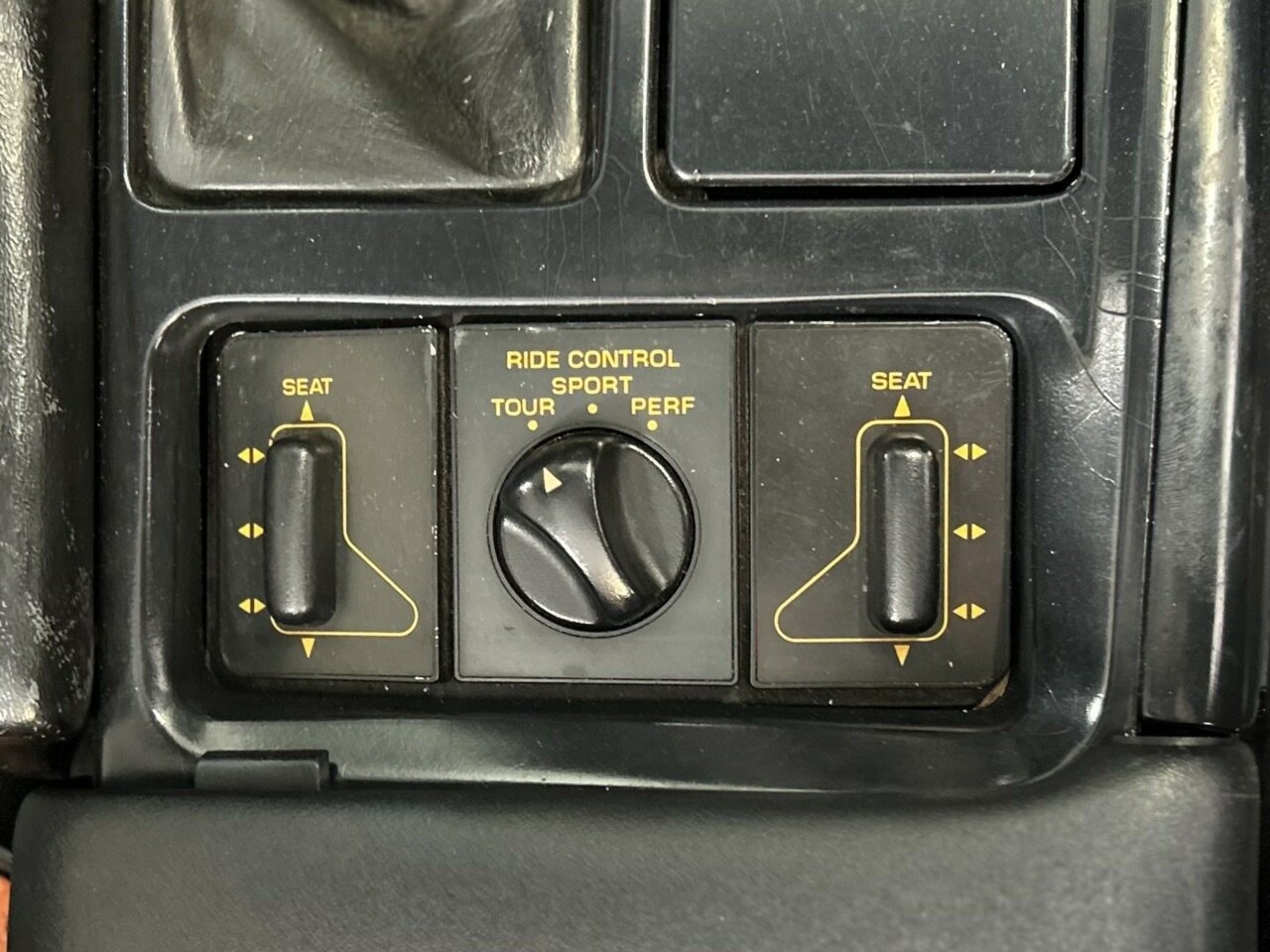 1992 CHEVROLET CORVETTE C4 6 SP MANUAL CONVERTIBLE