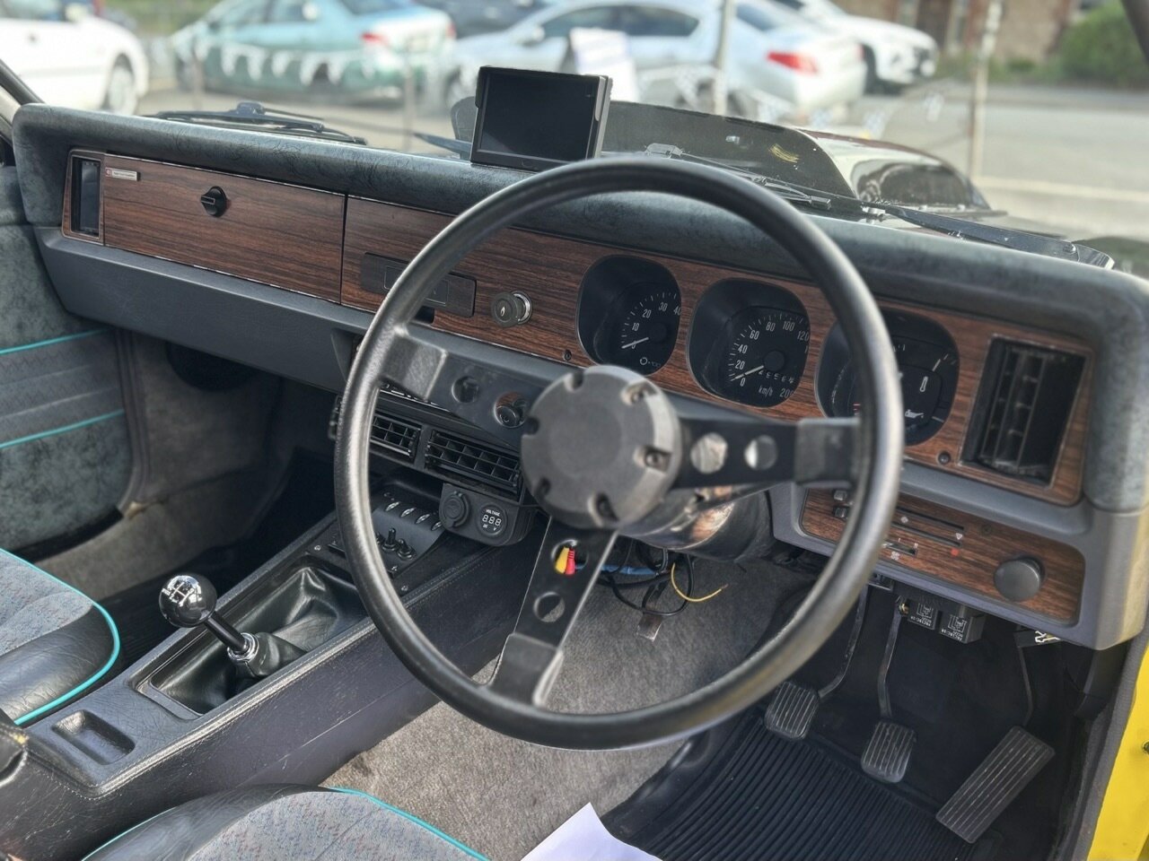 1976 HOLDEN TORANA LX SL/R 5000 TRIBUTE 4 SP MANUAL 4D SEDAN