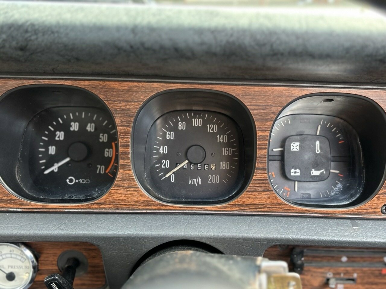 1976 HOLDEN TORANA LX SL/R 5000 TRIBUTE 4 SP MANUAL 4D SEDAN