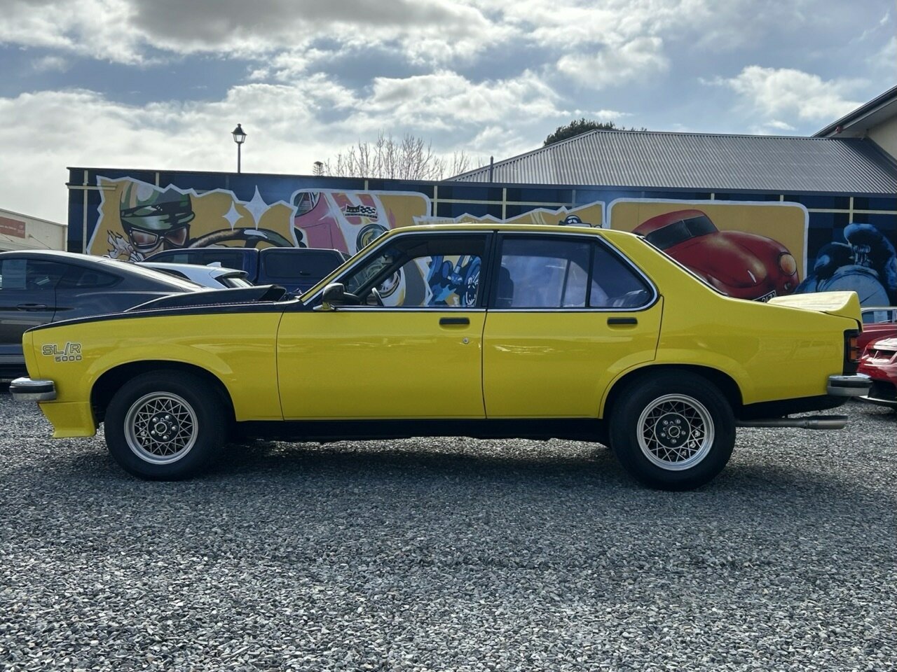 1976 HOLDEN TORANA LX SL/R 5000 TRIBUTE 4 SP MANUAL 4D SEDAN