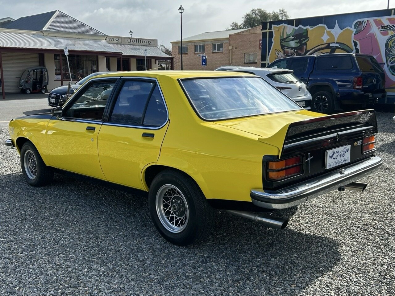 1976 HOLDEN TORANA LX SL/R 5000 TRIBUTE 4 SP MANUAL 4D SEDAN