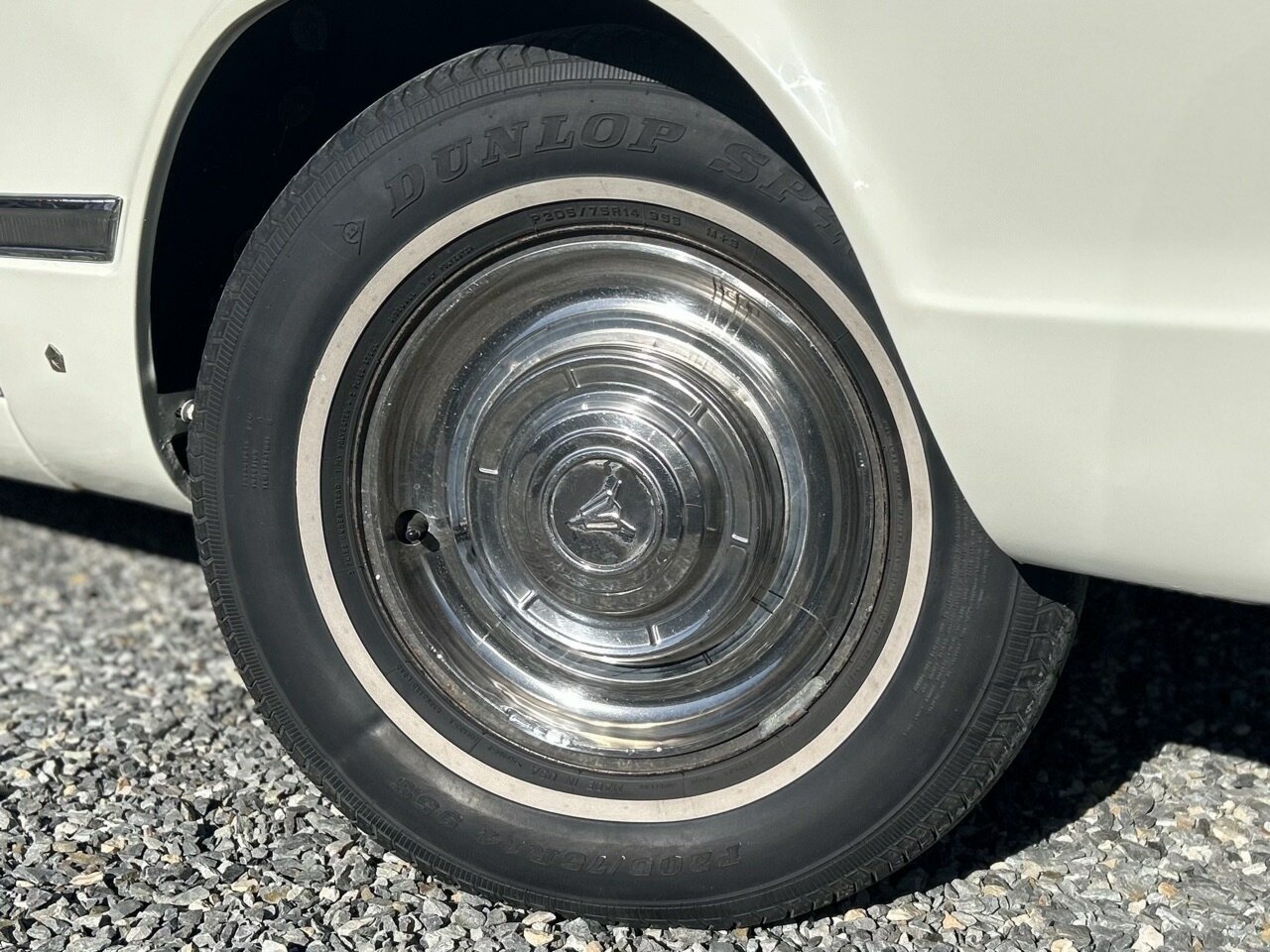 1967 CHRYSLER VALIANT VC REGAL 3 SP AUTOMATIC 4D SEDAN