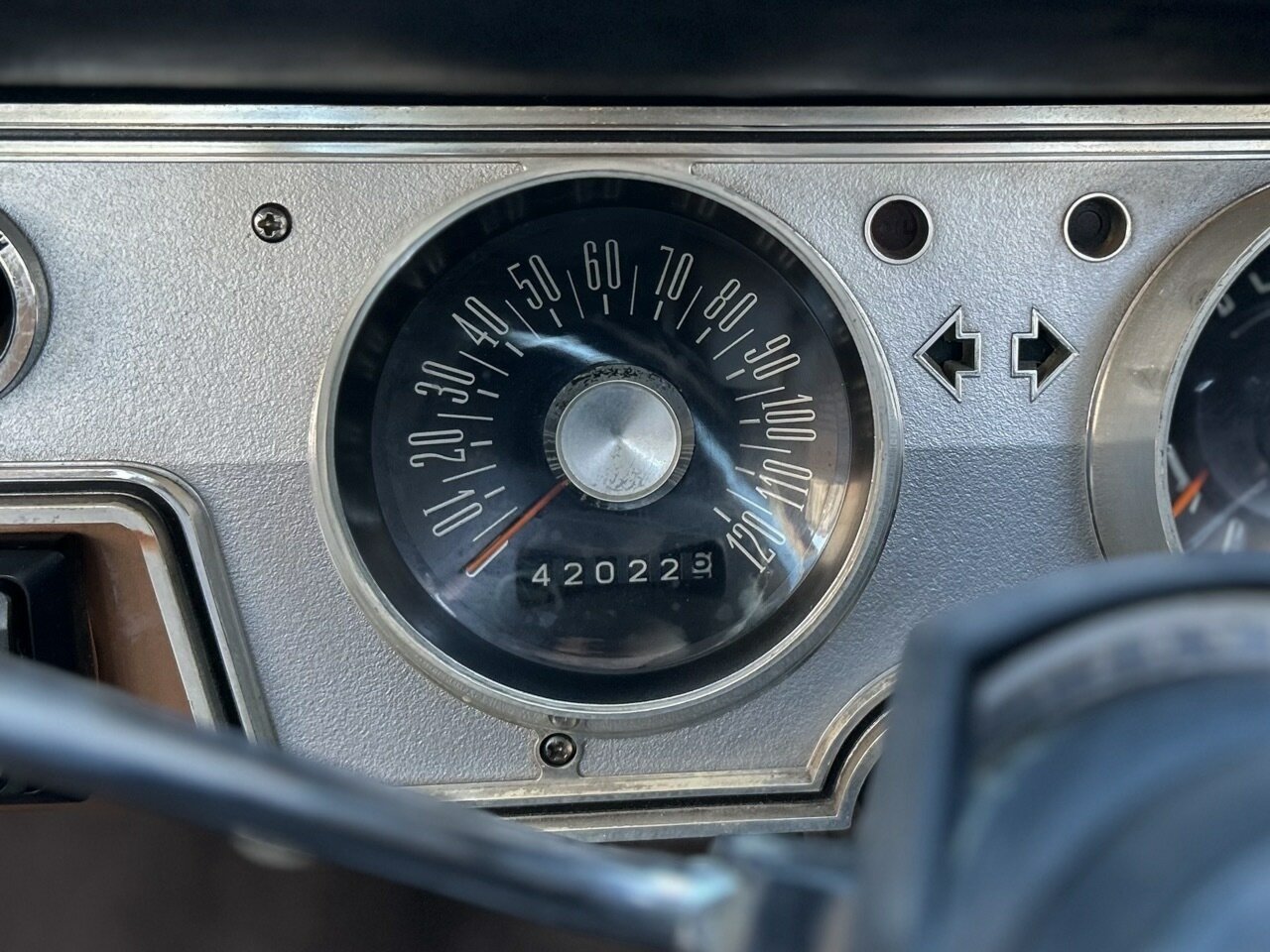 1967 CHRYSLER VALIANT VC REGAL 3 SP AUTOMATIC 4D SEDAN