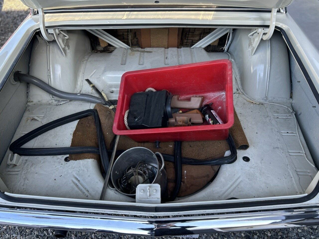 1967 CHRYSLER VALIANT VC REGAL 3 SP AUTOMATIC 4D SEDAN