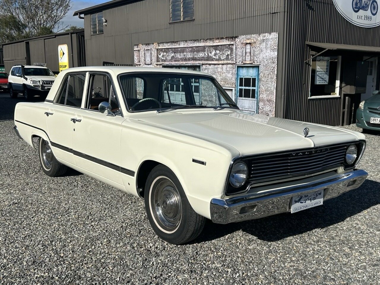 1967 CHRYSLER VALIANT VC REGAL 3 SP AUTOMATIC 4D SEDAN