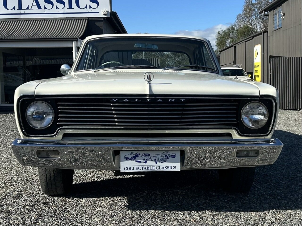 1967 CHRYSLER VALIANT VC REGAL 3 SP AUTOMATIC 4D SEDAN
