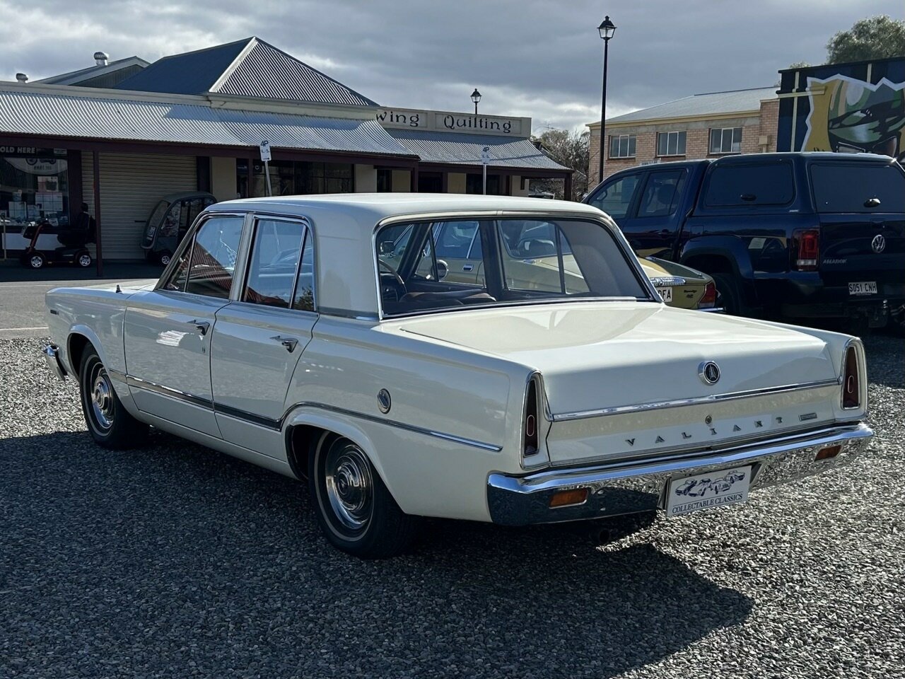 1967 CHRYSLER VALIANT VC REGAL 3 SP AUTOMATIC 4D SEDAN