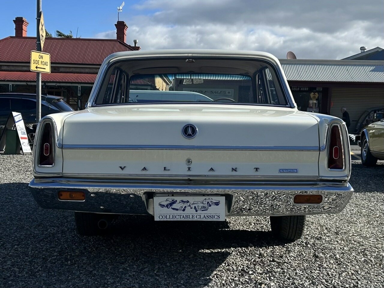 1967 CHRYSLER VALIANT VC REGAL 3 SP AUTOMATIC 4D SEDAN