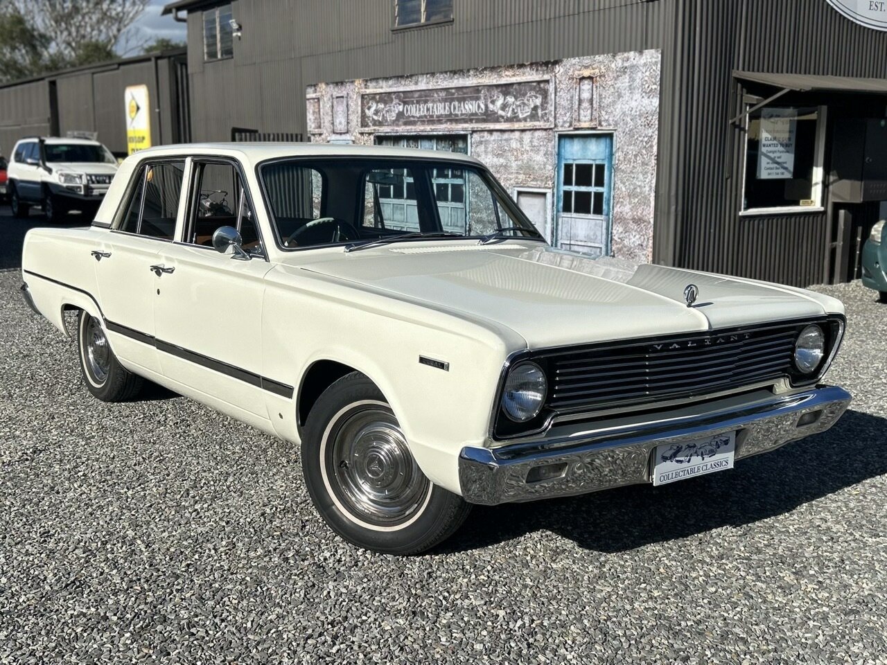 1967 CHRYSLER VALIANT VC REGAL 3 SP AUTOMATIC 4D SEDAN