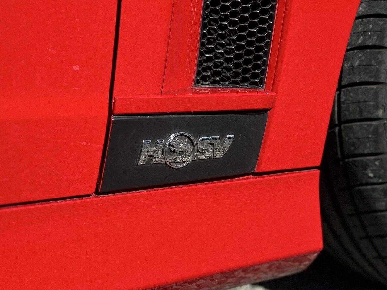 2006 HSV CLUBSPORT E SERIES R8 6 SP AUTO ACTIVE SEQ 4D SEDAN