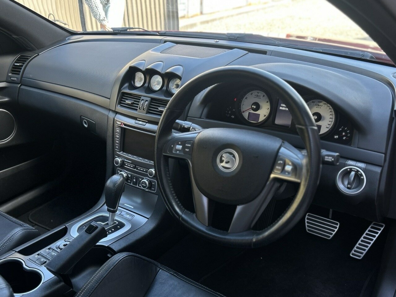 2006 HSV CLUBSPORT E SERIES R8 6 SP AUTO ACTIVE SEQ 4D SEDAN
