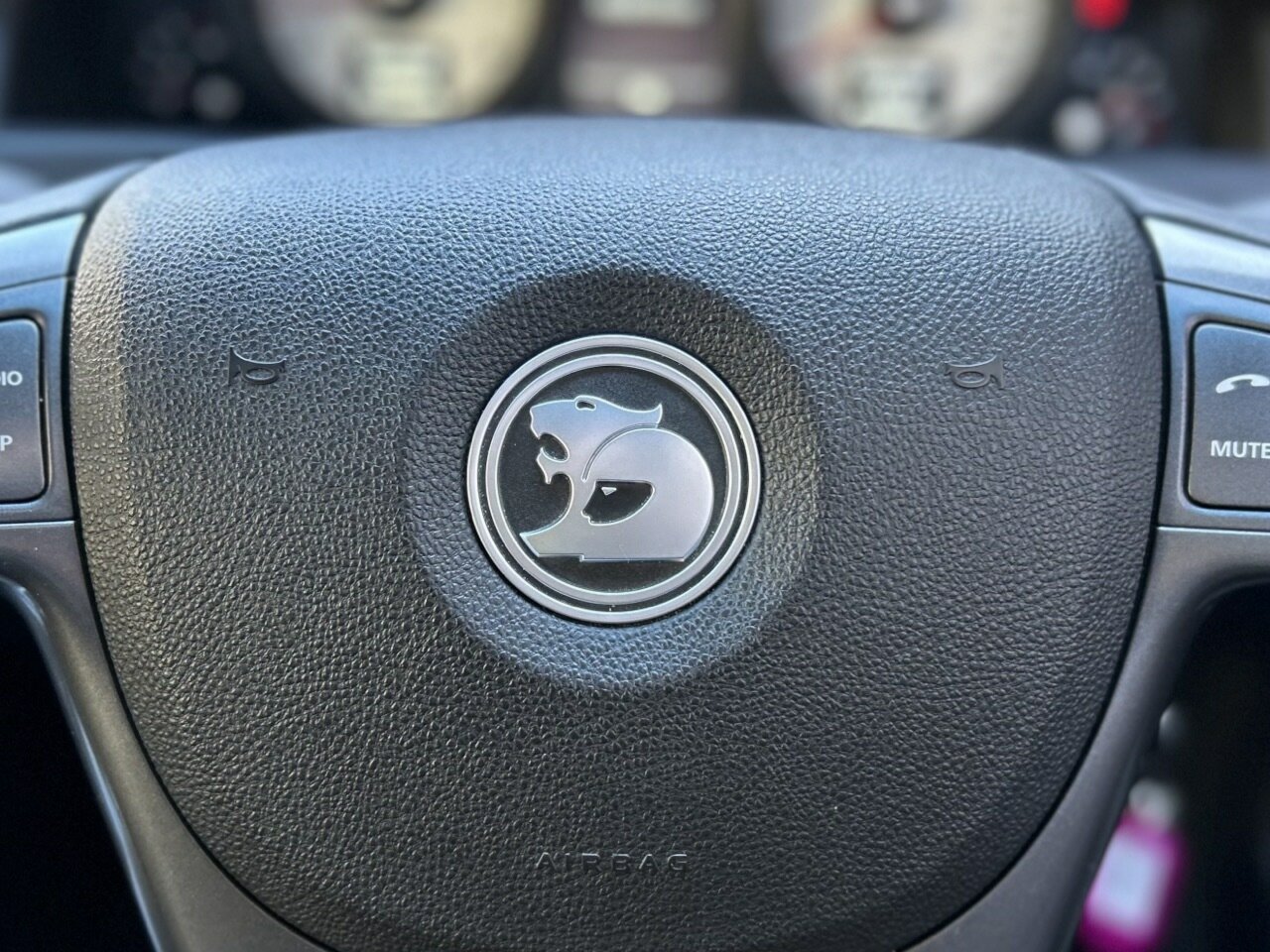 2006 HSV CLUBSPORT E SERIES R8 6 SP AUTO ACTIVE SEQ 4D SEDAN