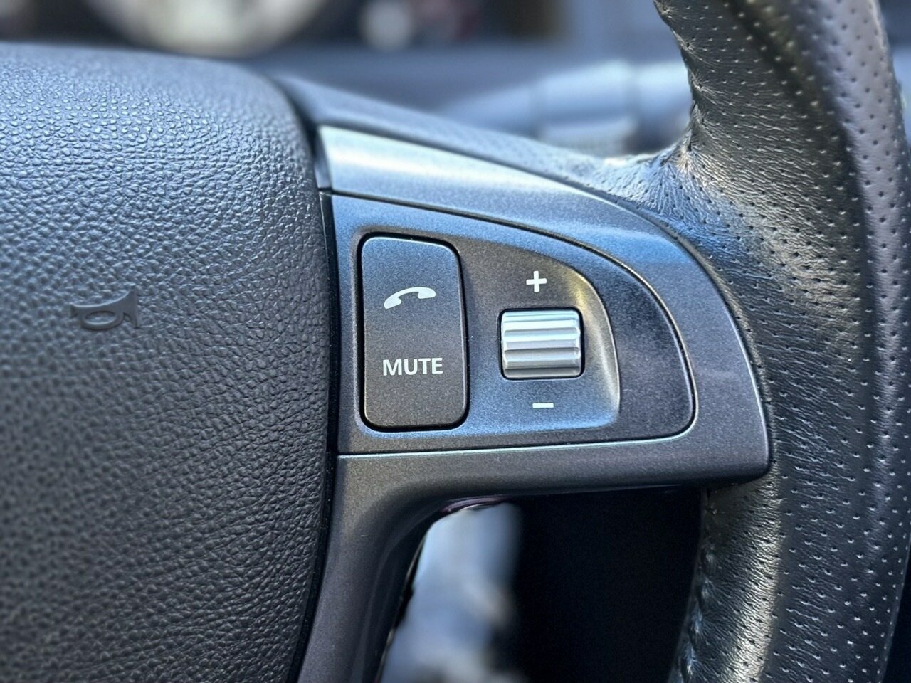 2006 HSV CLUBSPORT E SERIES R8 6 SP AUTO ACTIVE SEQ 4D SEDAN