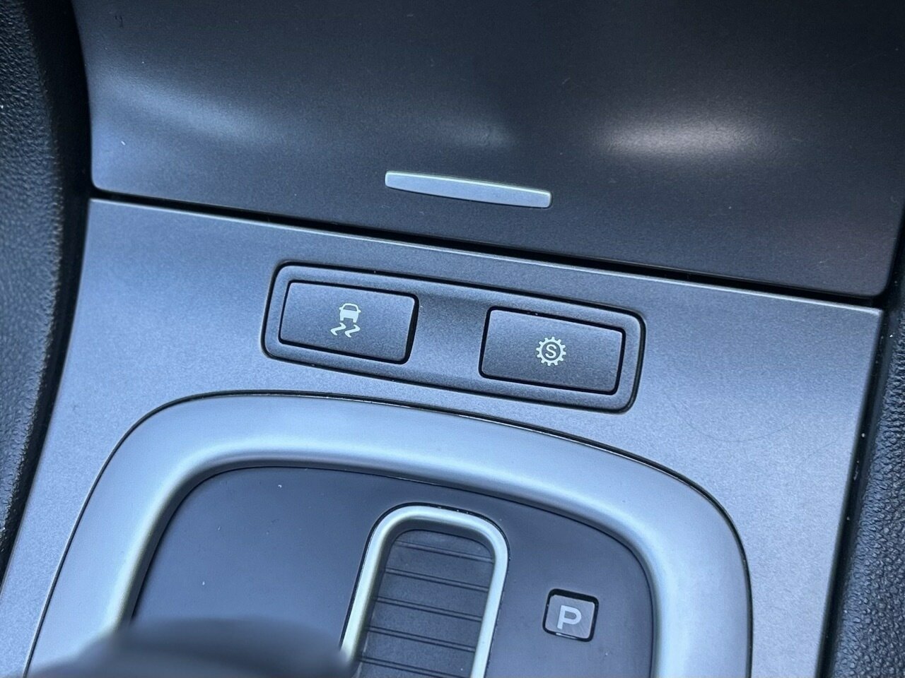 2006 HSV CLUBSPORT E SERIES R8 6 SP AUTO ACTIVE SEQ 4D SEDAN