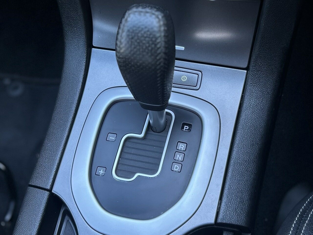 2006 HSV CLUBSPORT E SERIES R8 6 SP AUTO ACTIVE SEQ 4D SEDAN