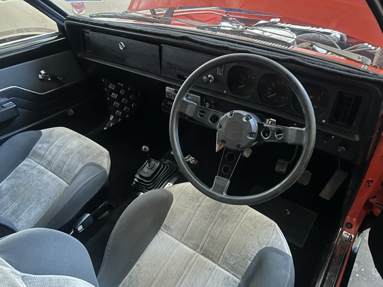1977 HOLDEN TORANA LX SL/R 4 SP MANUAL 4D SEDAN